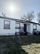 1408 N Elm St in Weatherford, TX - Building Photo