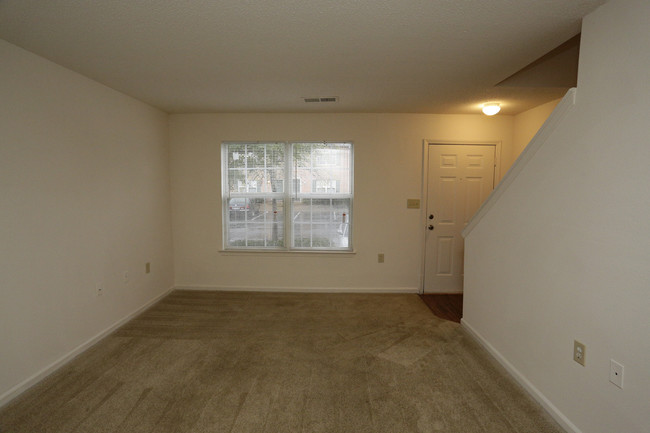 Hideaway Townhomes in Fredericksburg, VA - Building Photo - Interior Photo