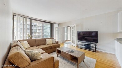 630 N State St in Chicago, IL - Building Photo - Building Photo