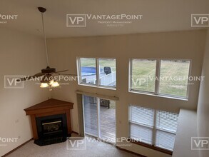 2071 River Point Ct in De Pere, WI - Building Photo - Building Photo