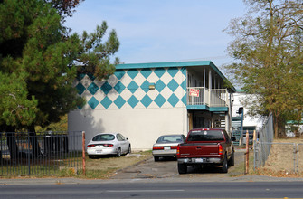 2753 Del Paso Blvd in Sacramento, CA - Building Photo - Building Photo