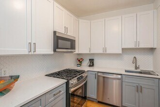 263 10th St in Jersey City, NJ - Building Photo - Building Photo
