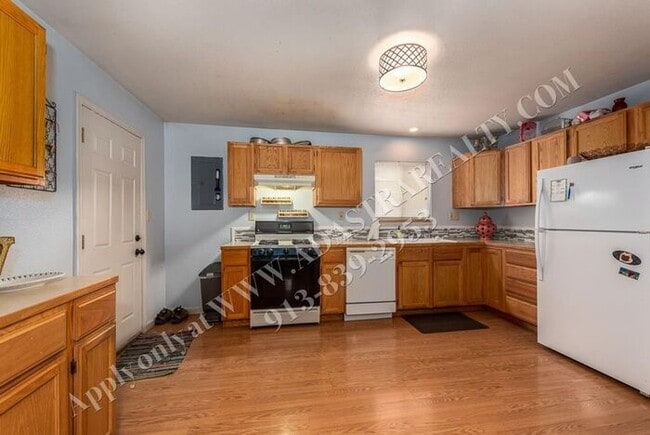 4906 Crest Dr in Kansas City, KS - Building Photo - Building Photo