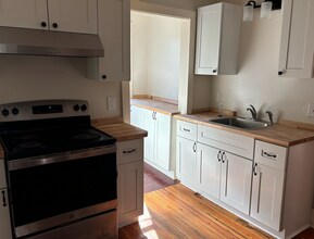 310 Chapman St, Unit A in Greenfield, MA - Building Photo - Building Photo