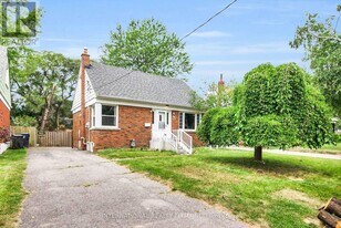 38 Shangarry Dr in Toronto, ON - Building Photo