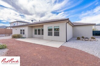 5785 Flattop Dr in Saint George, UT - Building Photo - Building Photo
