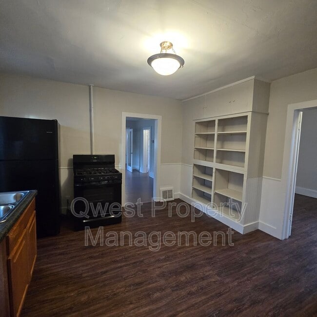 1580 8th St in Muskegon, MI - Building Photo - Building Photo