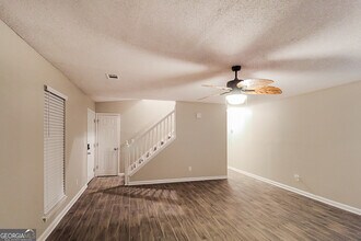 6616 Swift Creek Rd in Lithonia, GA - Building Photo - Building Photo