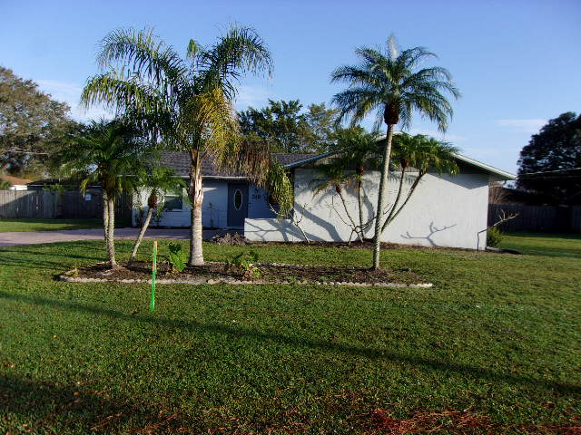 519 64th Ave Dr E in Bradenton, FL - Building Photo