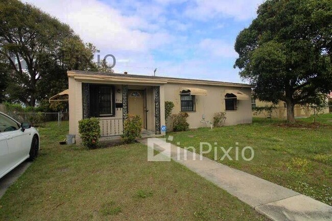 property at 376 W 15th St