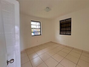 369 E 20th St in Hialeah, FL - Building Photo - Building Photo