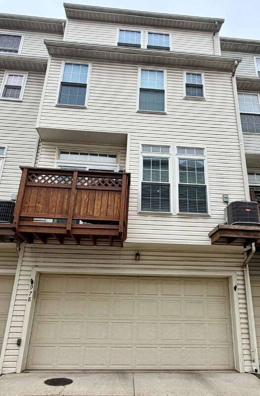 978 Harrison Cir in Alexandria, VA - Building Photo - Building Photo