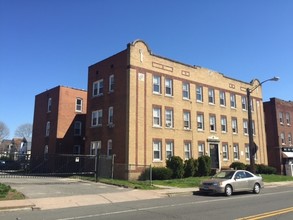 1880 Broad St in Hartford, CT - Building Photo - Building Photo