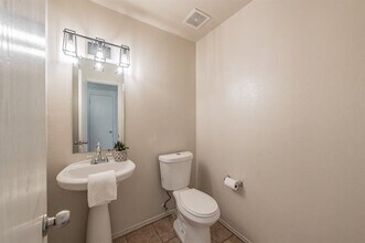 9216 Quarter Horse Ln in Fort Worth, TX - Foto de edificio - Building Photo