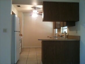 101 Anthony Dr in Sanford, FL - Building Photo - Building Photo