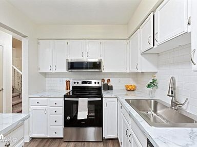 330 Beulah Cir in Anchorage, AK - Building Photo