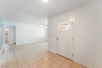 1416 Cholla Way in Las Vegas, NV - Building Photo - Building Photo