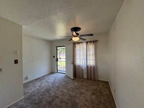 526 Beverly Dr in Clovis, CA - Building Photo - Building Photo