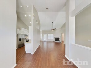 843 Magic Cove Ln in Jacksonville, FL - Foto de edificio - Building Photo