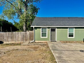 903-903 Allen St in San Marcos, TX - Foto de edificio - Building Photo