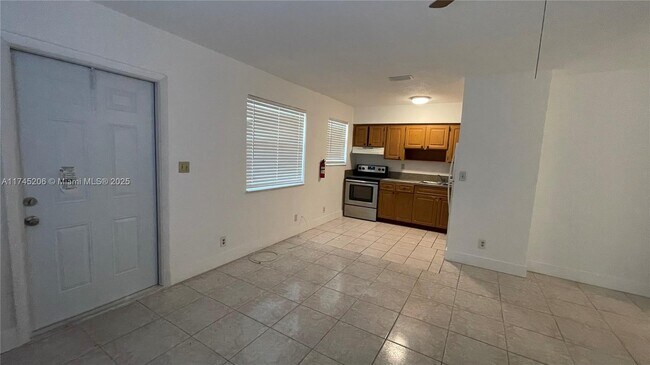 5200 NW 16th St in Lauderhill, FL - Building Photo - Building Photo