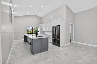 9581 El Clair Ranch Rd in Boynton Beach, FL - Building Photo - Building Photo