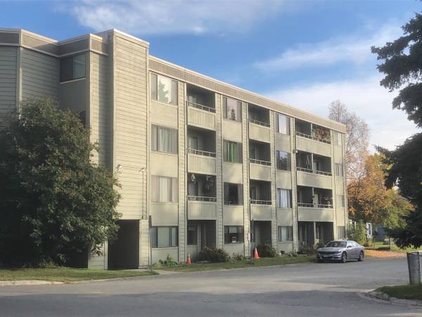 2201 Romig Pl, Unit 107 in Anchorage, AK - Building Photo