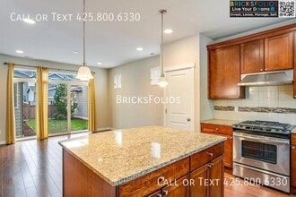 10495 Sheridan Cres NE in Redmond, WA - Building Photo - Building Photo