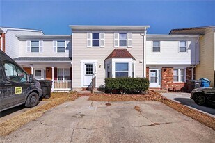 4738 Greenlaw Dr, Unit A0881 in Virginia Beach, VA - Building Photo