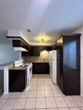 1410 Blalock Rd in Houston, TX - Foto de edificio - Building Photo