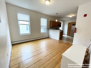 44 Delle Ave, Unit 2 in Boston, MA - Building Photo - Building Photo