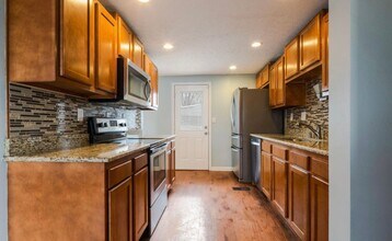 5402 Hasbrook Dr in Louisville, KY - Building Photo - Building Photo