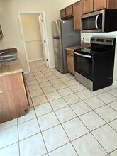 1410 Lake Highland Dr in Orlando, FL - Building Photo - Building Photo