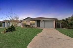 12811 Glen Hollow Dr in Houston, TX - Building Photo