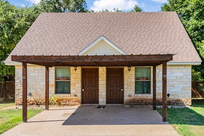 43 Addi Lane in Lacy Lakeview, TX - Building Photo - Building Photo