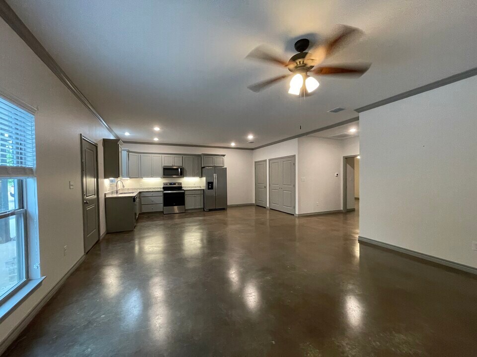 4074 County Rd 152 W in Bullard, TX - Building Photo