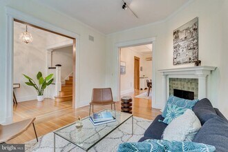 2821 27th St NW in Washington, DC - Building Photo - Building Photo