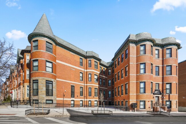 2201 Brookfield Ave in Baltimore, MD - Building Photo - Building Photo