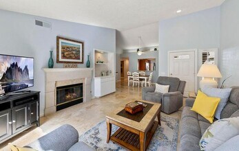 199 Desert Falls Dr E in Palm Desert, CA - Building Photo - Building Photo
