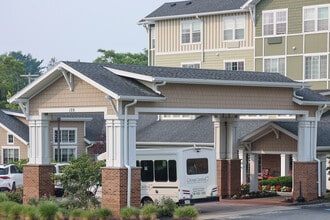 Colonial Gardens Gracious Retirement Living in Beverly, MA - Building Photo - Building Photo
