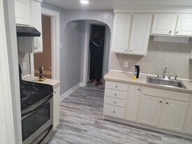 22 Euclid Ave, Unit D in Buffalo, NY - Building Photo