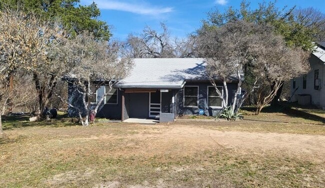 25208 Old Ferry Rd in Spicewood, TX - Building Photo - Building Photo