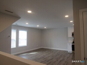 10 Bouton St in Norwalk, CT - Building Photo - Building Photo