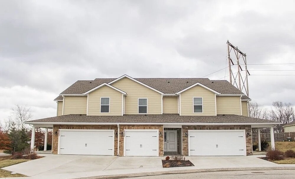 15006 W 64th Terrace in Shawnee, KS - Building Photo