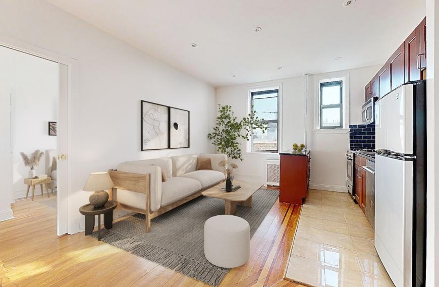 31-40-40 30th St in Queens, NY - Building Photo