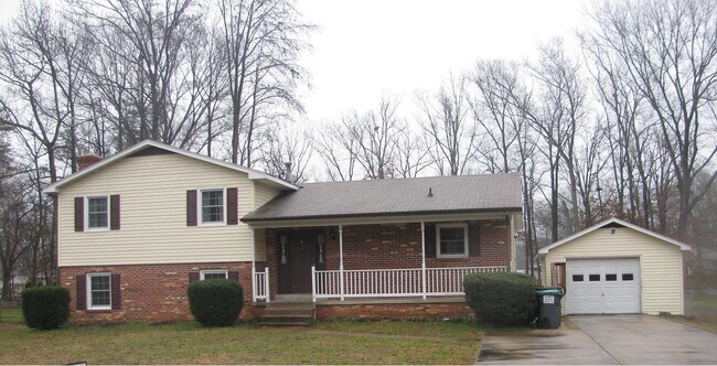 property at 813 Lincoln Dr