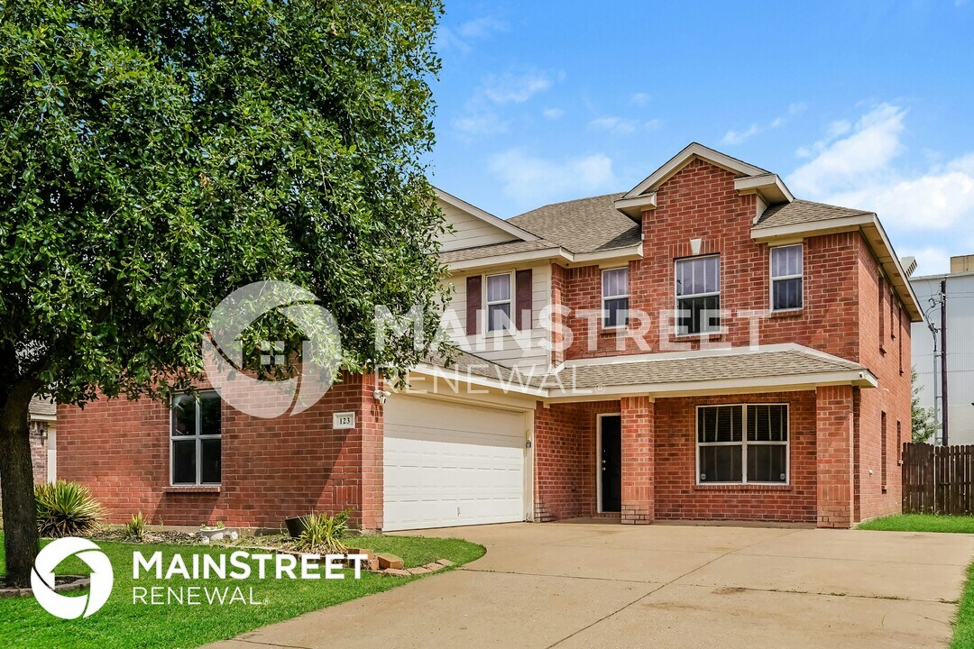 123 Harvest Hill Ln in Red Oak, TX - Foto de edificio