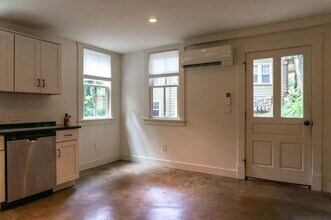 23 Courtland Ave in Asheville, NC - Building Photo - Building Photo