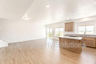 4204 W Gooseneck Ct in Riverton, UT - Foto de edificio - Building Photo