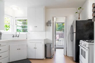 1032 Palms Blvd in Venice, CA - Building Photo - Building Photo